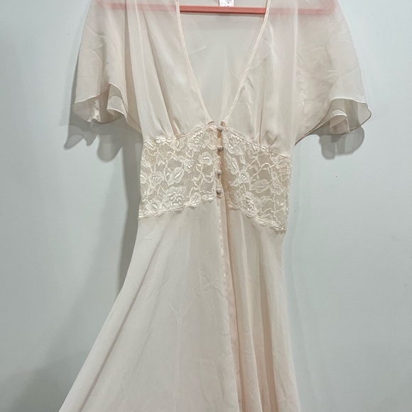 La Vie En Rose Cream Lace Trim Nightgown S/M - Picture 2 of 12